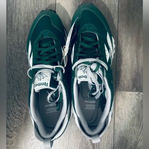 New greenReebok LX2200 size US 9